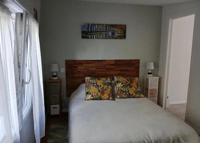 Vakantiehuis Maison Independante A La Campagne Proche Centre Urbain